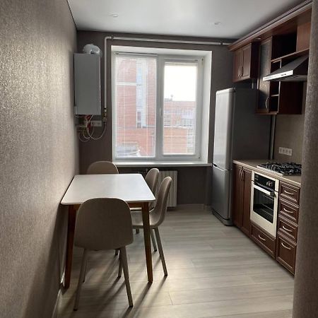 Apartpoltava Двокімнатні Апартаменти З Джакузі Біля Листопаду Exteriér fotografie