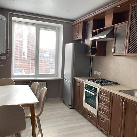 Apartpoltava Двокімнатні Апартаменти З Джакузі Біля Листопаду Exteriér fotografie