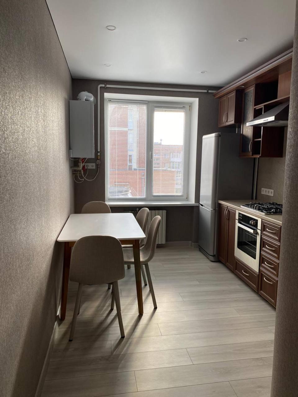 Apartpoltava Двокімнатні Апартаменти З Джакузі Біля Листопаду Exteriér fotografie