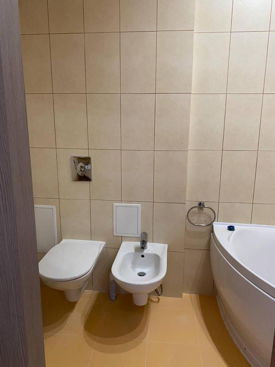 Apartpoltava Двокімнатні Апартаменти З Джакузі Біля Листопаду Exteriér fotografie