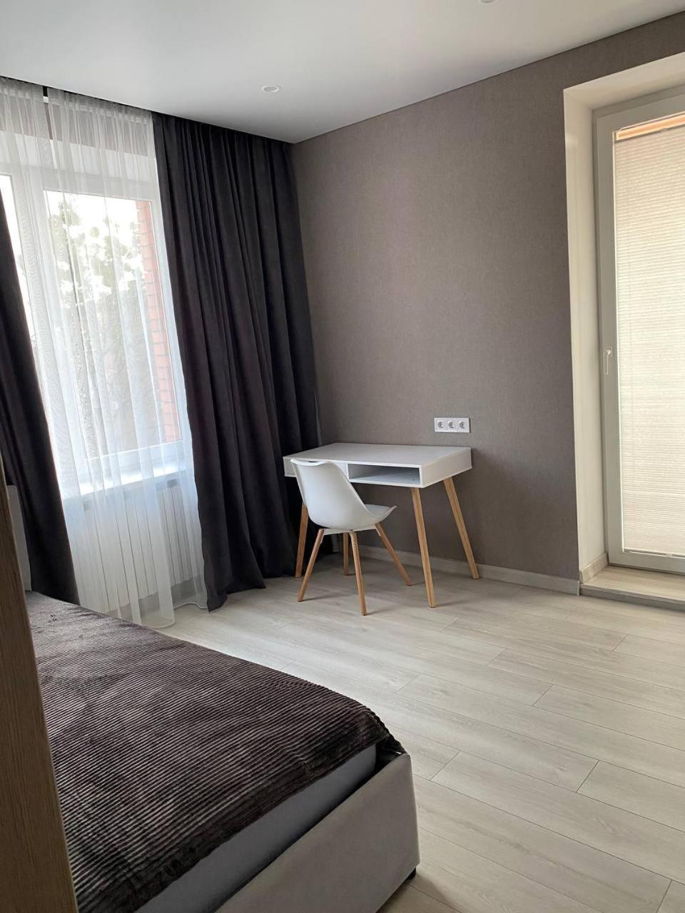 Apartpoltava Двокімнатні Апартаменти З Джакузі Біля Листопаду Exteriér fotografie