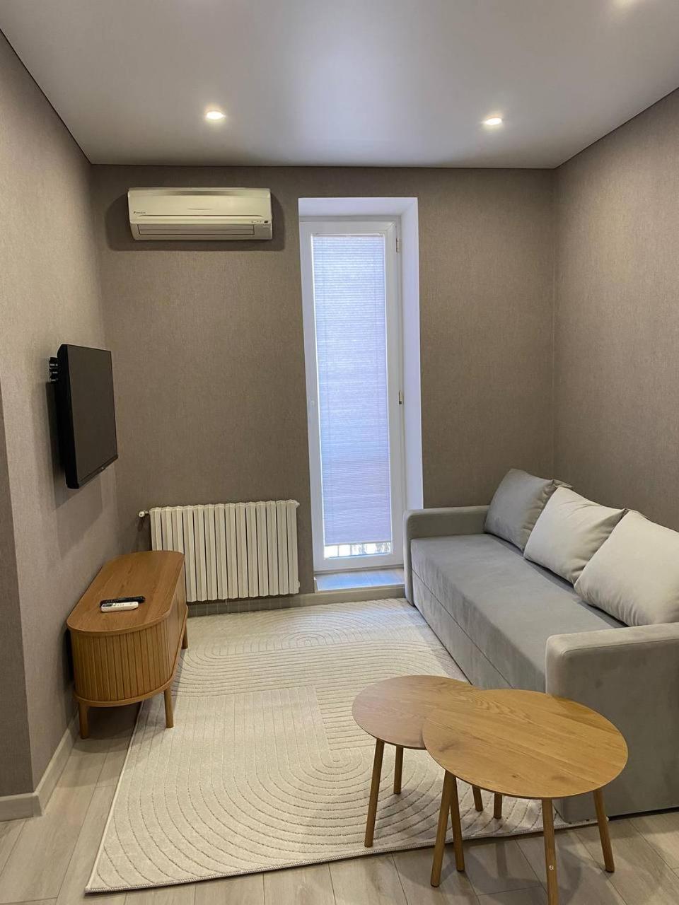 Apartpoltava Двокімнатні Апартаменти З Джакузі Біля Листопаду Exteriér fotografie