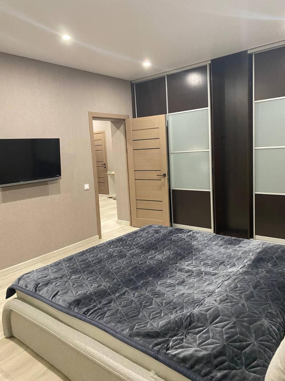 Apartpoltava Двокімнатні Апартаменти З Джакузі Біля Листопаду Exteriér fotografie